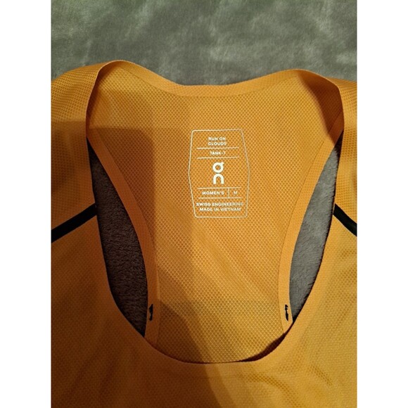 On Cloud Run on Clouds Running Active Tank Top Size Medium Black/ Yellow - Picture 11 of 12